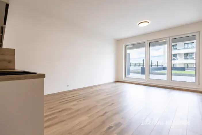 Pronájem bytu 1+kk, Praha - Hloubětín, Poděbradská, 37 m2