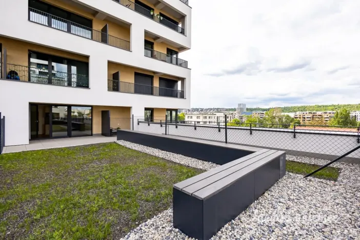 Pronájem bytu 1+kk, Praha - Hloubětín, Poděbradská, 37 m2