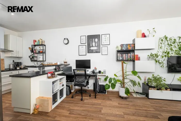 Prodej bytu 2+kk, Praha - Horní Měcholupy, Modenská, 58 m2