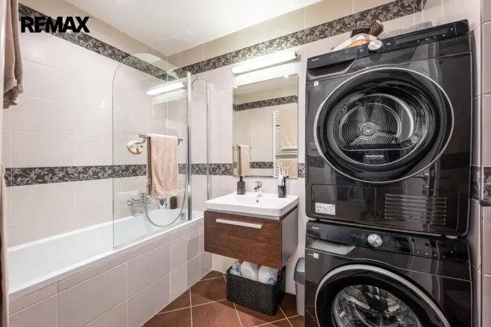 Prodej bytu 2+kk, Praha - Horní Měcholupy, Modenská, 58 m2