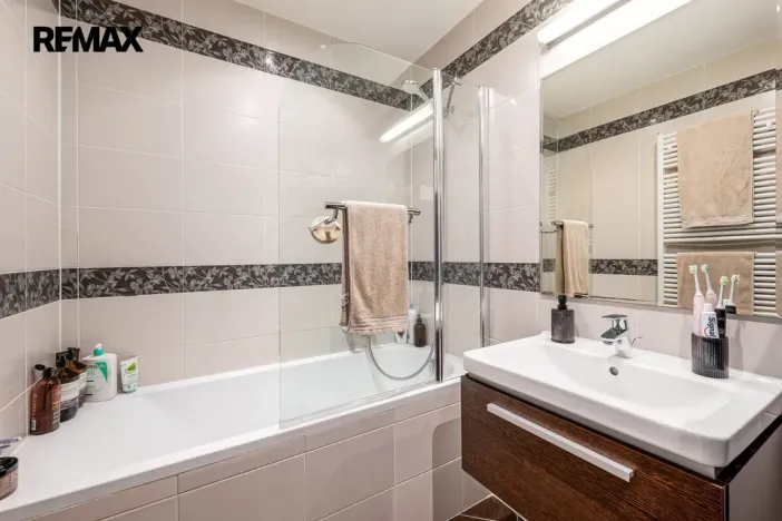 Prodej bytu 2+kk, Praha - Horní Měcholupy, Modenská, 58 m2