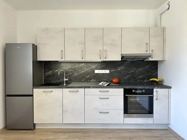 Pronájem bytu 1+kk, Znojmo, nám. Kpt. Otm. Chlupa, 33 m2