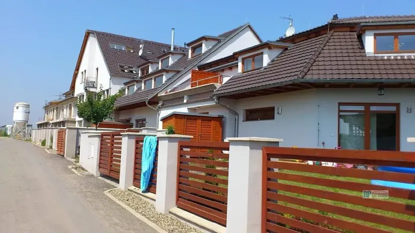 Prodej bytu 3+kk, Veleň, Polní, 300 m2