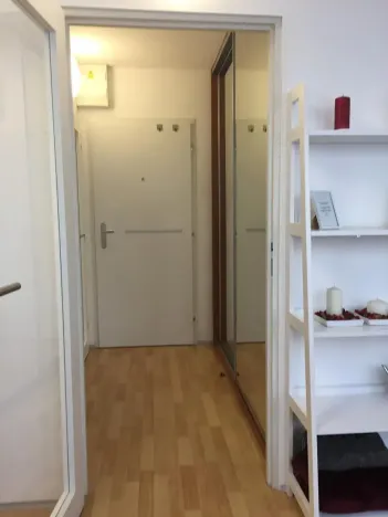 Pronájem bytu 1+kk, Praha - Karlín, Molákova, 36 m2