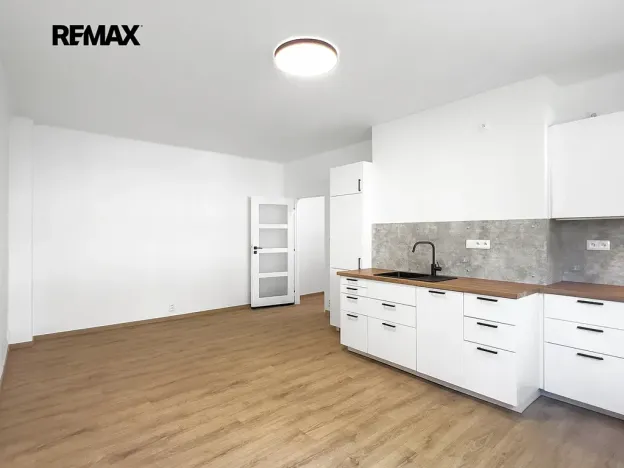 Pronájem bytu 1+kk, Praha - Břevnov, Patočkova, 31 m2