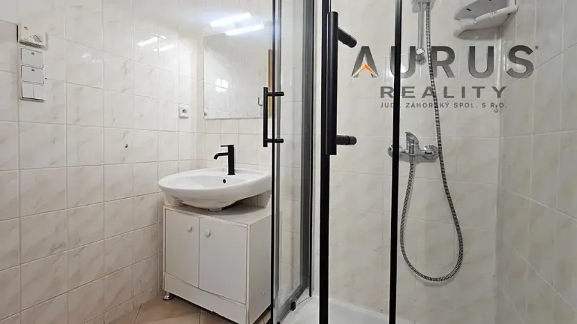 Pronájem bytu 1+kk, Praha - Radotín, Sobětická, 30 m2