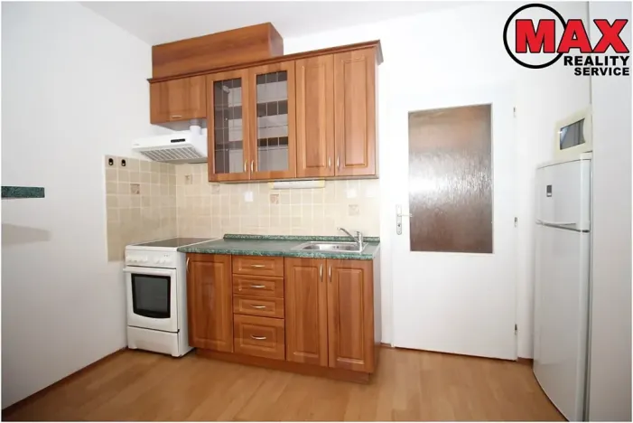 Pronájem bytu 1+kk, Praha - Troja, Hnězdenská, 36 m2
