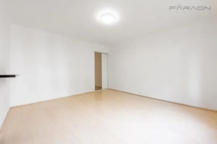 Pronájem bytu 1+1, Praha - Žižkov, Jeseniova, 34 m2