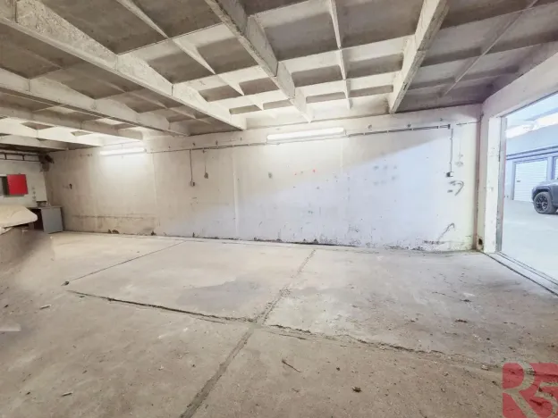 Pronájem garáže, Praha - Podolí, Bohuslava Martinů, 36 m2