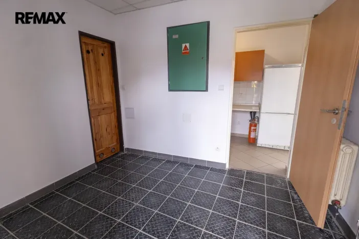 Pronájem obchodního prostoru, Bystřice pod Hostýnem, Přerovská, 120 m2