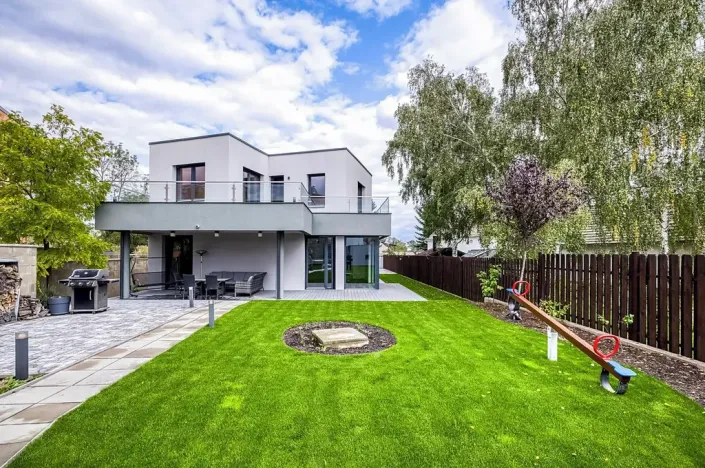 Prodej vily, Praha - Dolní Měcholupy, Na návsi, 392 m2