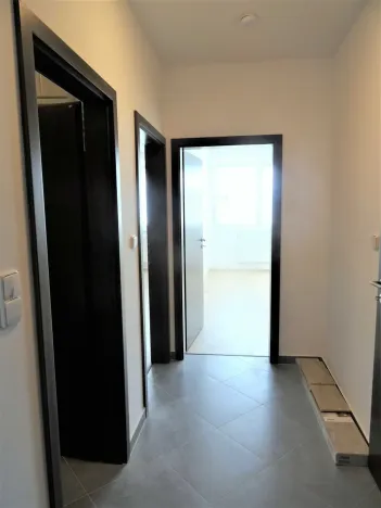 Pronájem bytu 2+kk, Praha - Štěrboholy, Kryšpínova, 55 m2
