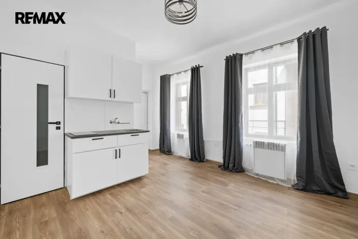 Pronájem bytu 1+kk, Úpice, Dr. E. Beneše, 20 m2