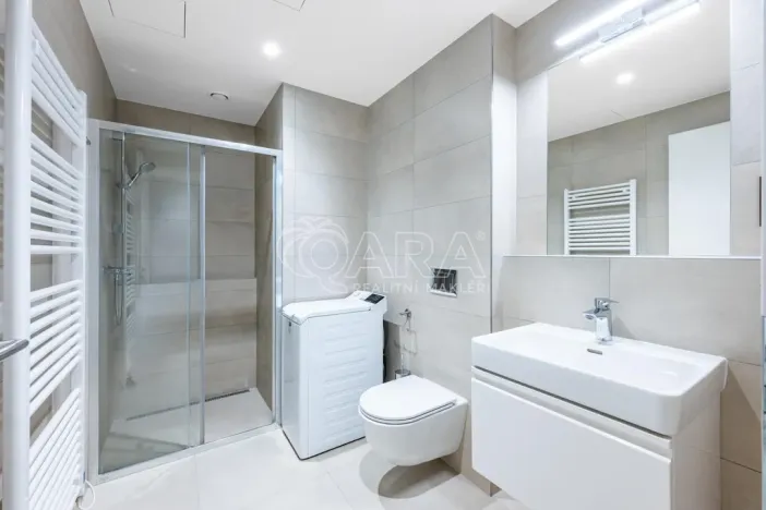 Pronájem bytu 1+kk, Praha - Karlín, Pobřežní, 28 m2