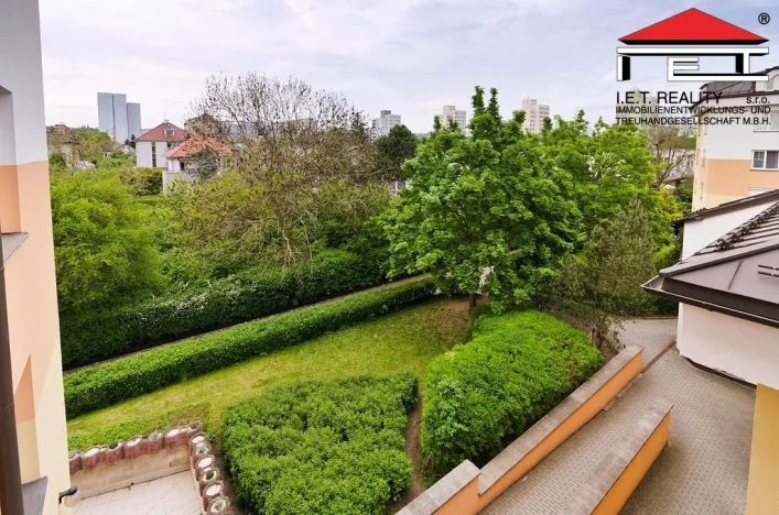 Pronájem bytu 3+1, Praha - Libeň, Společná, 66 m2