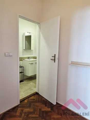 Pronájem bytu 1+1, Praha - Vinohrady, Kouřimská, 37 m2