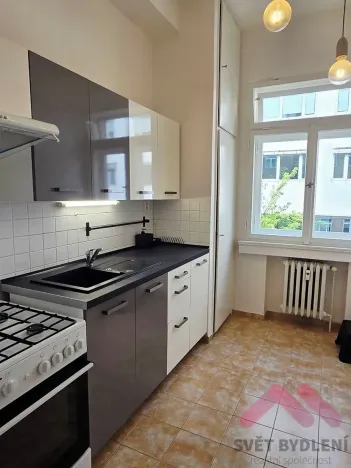 Pronájem bytu 1+1, Praha - Vinohrady, Kouřimská, 37 m2