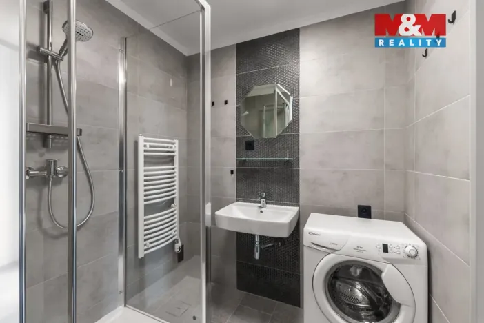 Prodej bytu 3+1, Praha - Troja, Lublinská, 70 m2