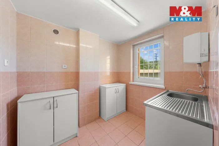 Prodej obchodního prostoru, Ústí nad Labem - Neštěmice, Veslařská, 240 m2