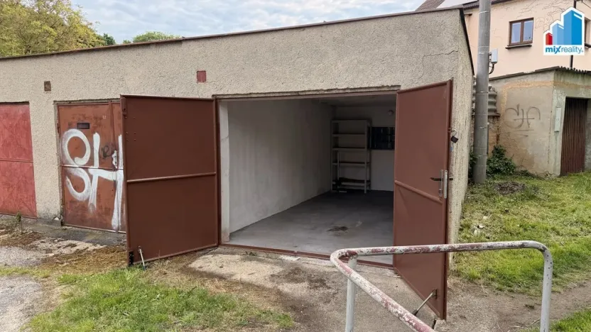 Pronájem garáže, Plzeň - Doubravka, U Panského dvora, 20 m2