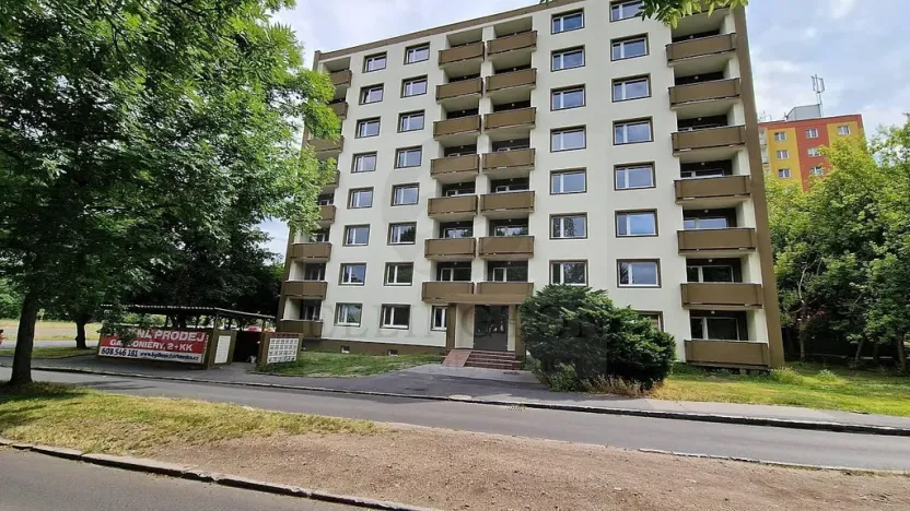 Pronájem bytu 2+1, Karlovy Vary, Charkovská, 51 m2
