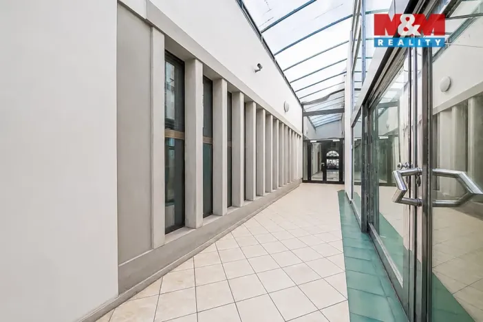 Pronájem kanceláře, Olomouc, Horní náměstí, 208 m2