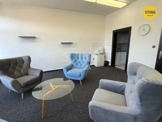 Pronájem kanceláře, Frýdek-Místek, Zámecké nám., 30 m2