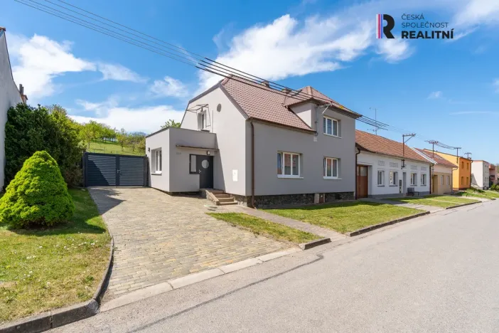 Prodej rodinného domu, Rašovice, 195 m2