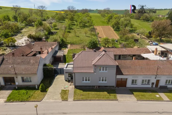 Prodej rodinného domu, Rašovice, 195 m2