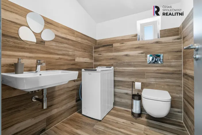 Prodej rodinného domu, Rašovice, 195 m2