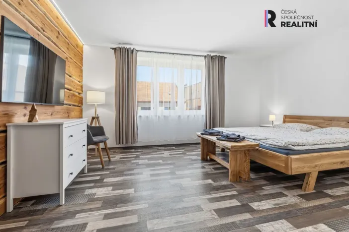 Prodej rodinného domu, Rašovice, 195 m2