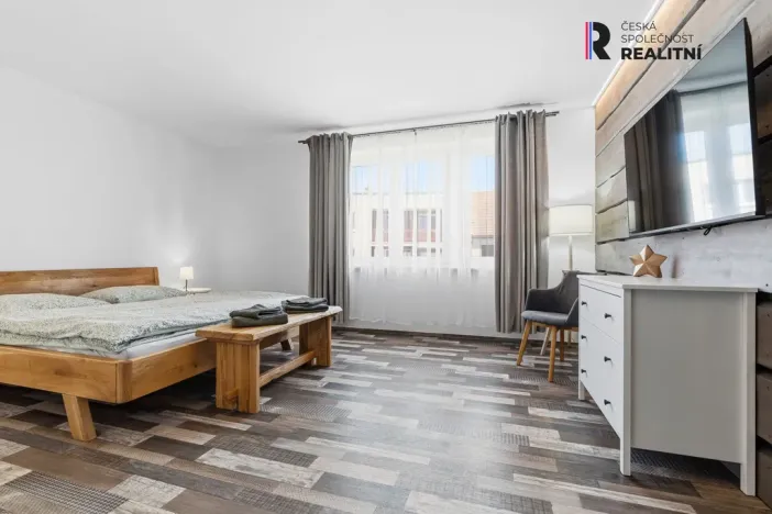 Prodej rodinného domu, Rašovice, 195 m2