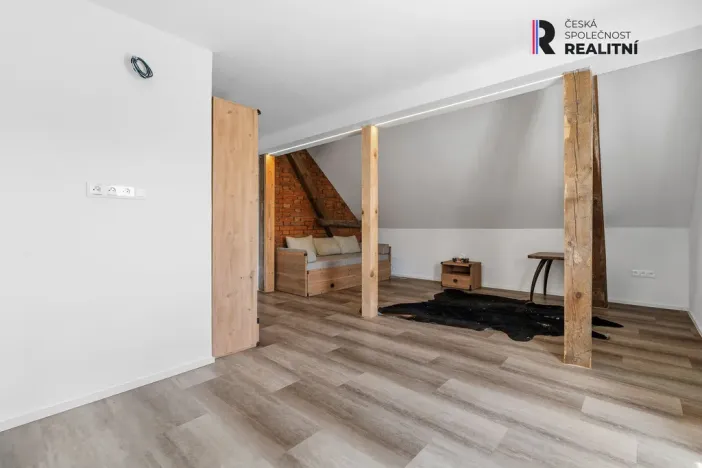 Prodej rodinného domu, Rašovice, 195 m2