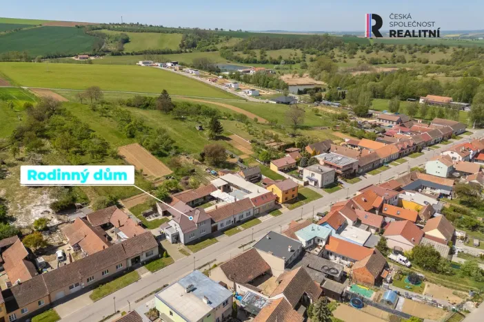 Prodej rodinného domu, Rašovice, 195 m2