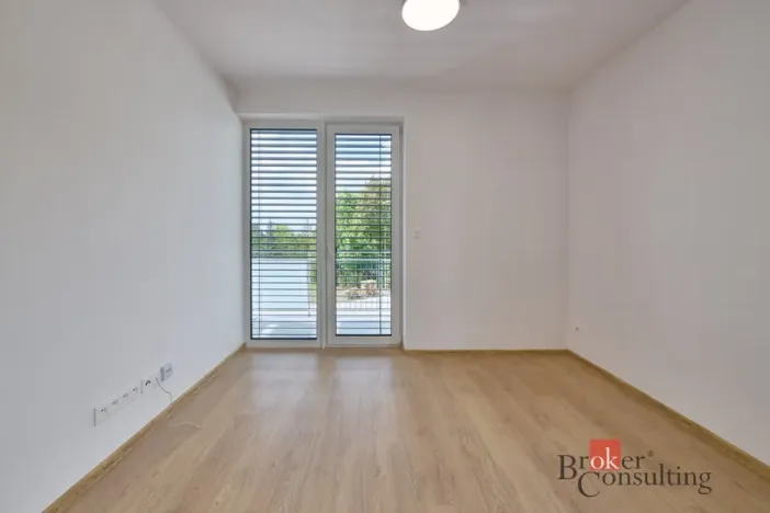 Pronájem bytu 2+kk, Holice, Pod Parkem, 46 m2