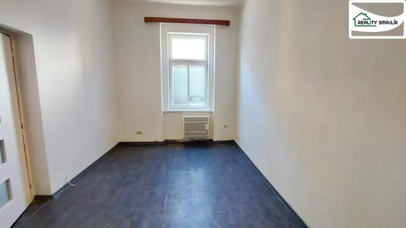 Pronájem bytu 1+1, Cheb, Mánesova, 25 m2