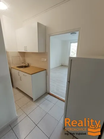 Pronájem bytu 1+kk, Zlín - Prštné, B. Němcové, 28 m2
