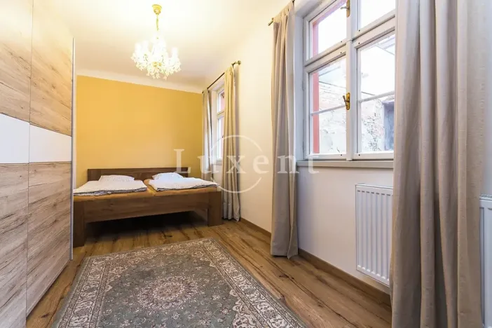 Pronájem bytu 2+kk, Praha - Malá Strana, Mostecká, 50 m2