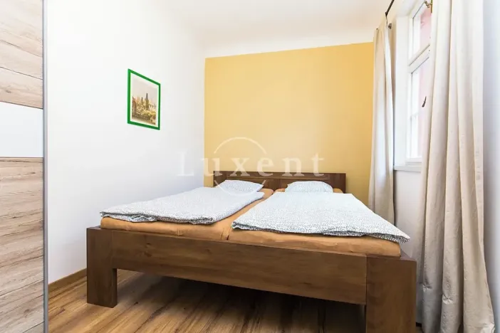 Pronájem bytu 2+kk, Praha - Malá Strana, Mostecká, 50 m2