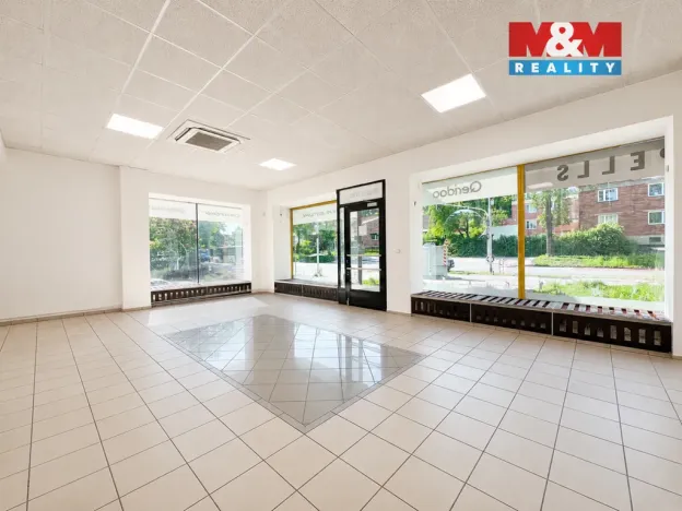 Pronájem obchodního prostoru, Zlín, třída Tomáše Bati, 119 m2