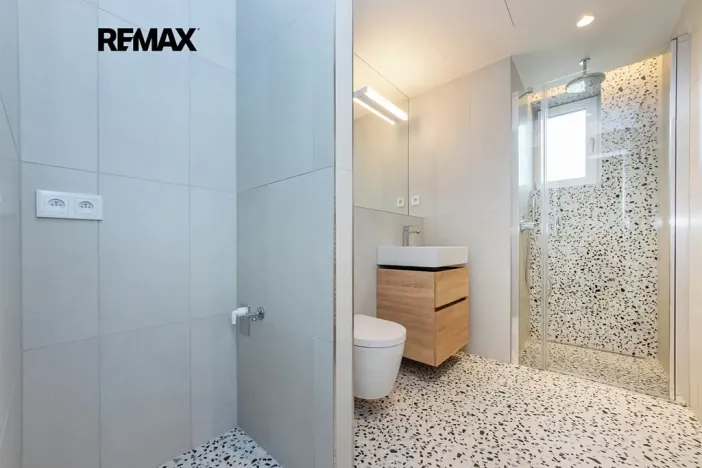 Prodej bytu 1+kk, Praha - Radlice, U Komína, 38 m2