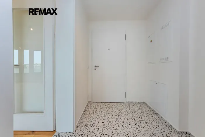 Prodej bytu 1+kk, Praha - Radlice, U Komína, 38 m2
