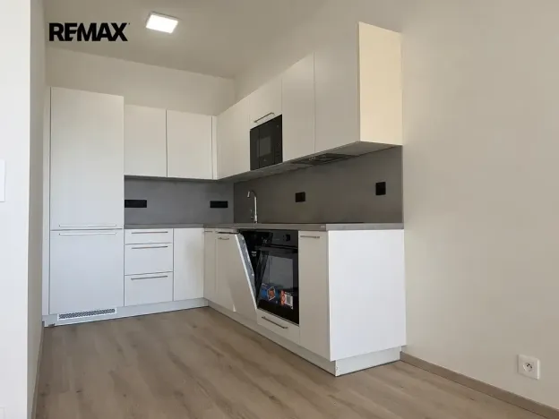 Pronájem bytu 2+kk, Praha - Hloubětín, Waltariho, 54 m2