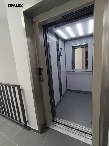 Pronájem bytu 1+kk, Praha - Uhříněves, Douchova, 30 m2
