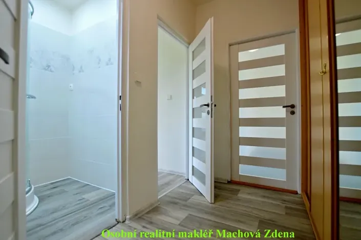 Pronájem bytu 2+1, Praha - Malešice, Káranská, 56 m2