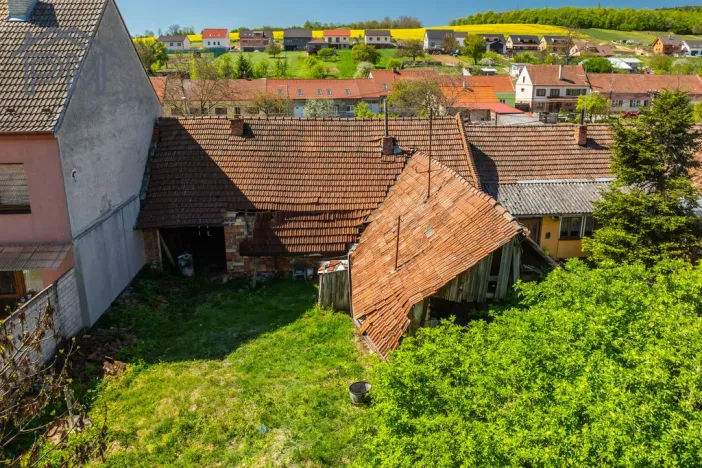 Prodej pozemku pro bydlení, Uhřice, 2318 m2