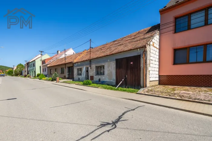 Prodej pozemku pro bydlení, Uhřice, 2318 m2
