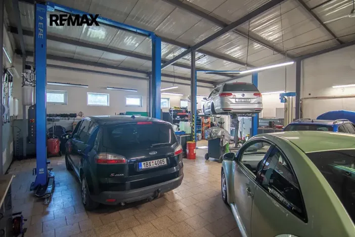 Prodej komerční nemovitosti, Valtice, Boční, 500 m2