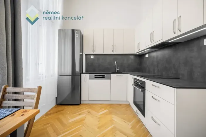 Pronájem bytu 3+1, Praha - Vinohrady, Slovenská, 75 m2