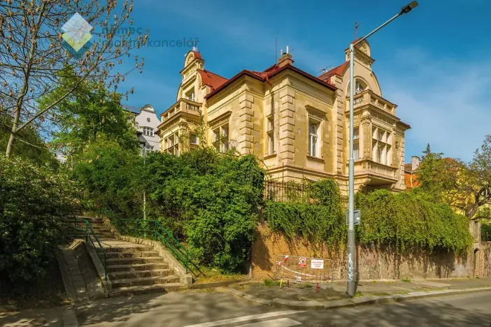 Pronájem bytu 3+1, Praha - Vinohrady, Slovenská, 75 m2